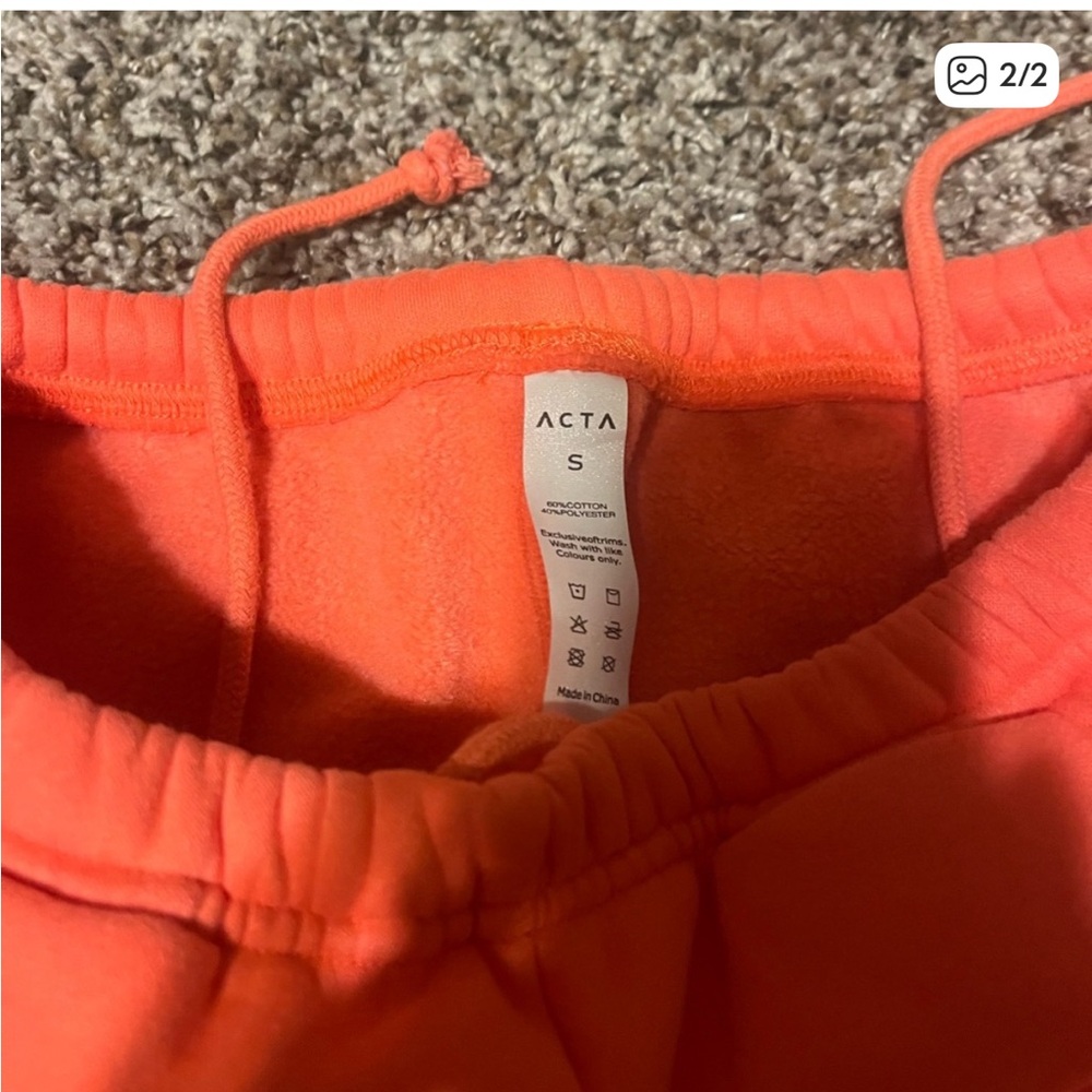 ACTA red sweatpants - Picture 2 of 2